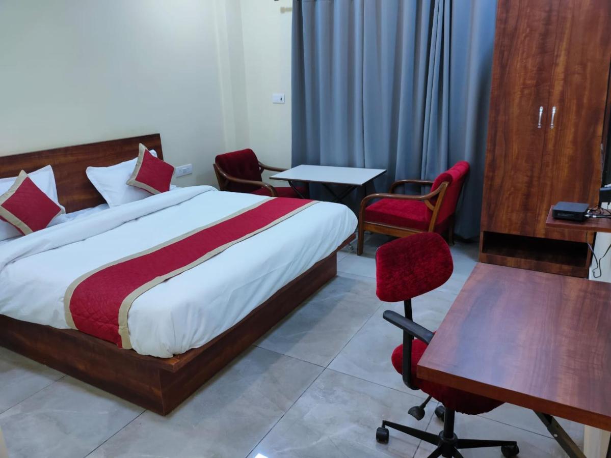 Hotel Manorama Inn Lucknow Buitenkant foto