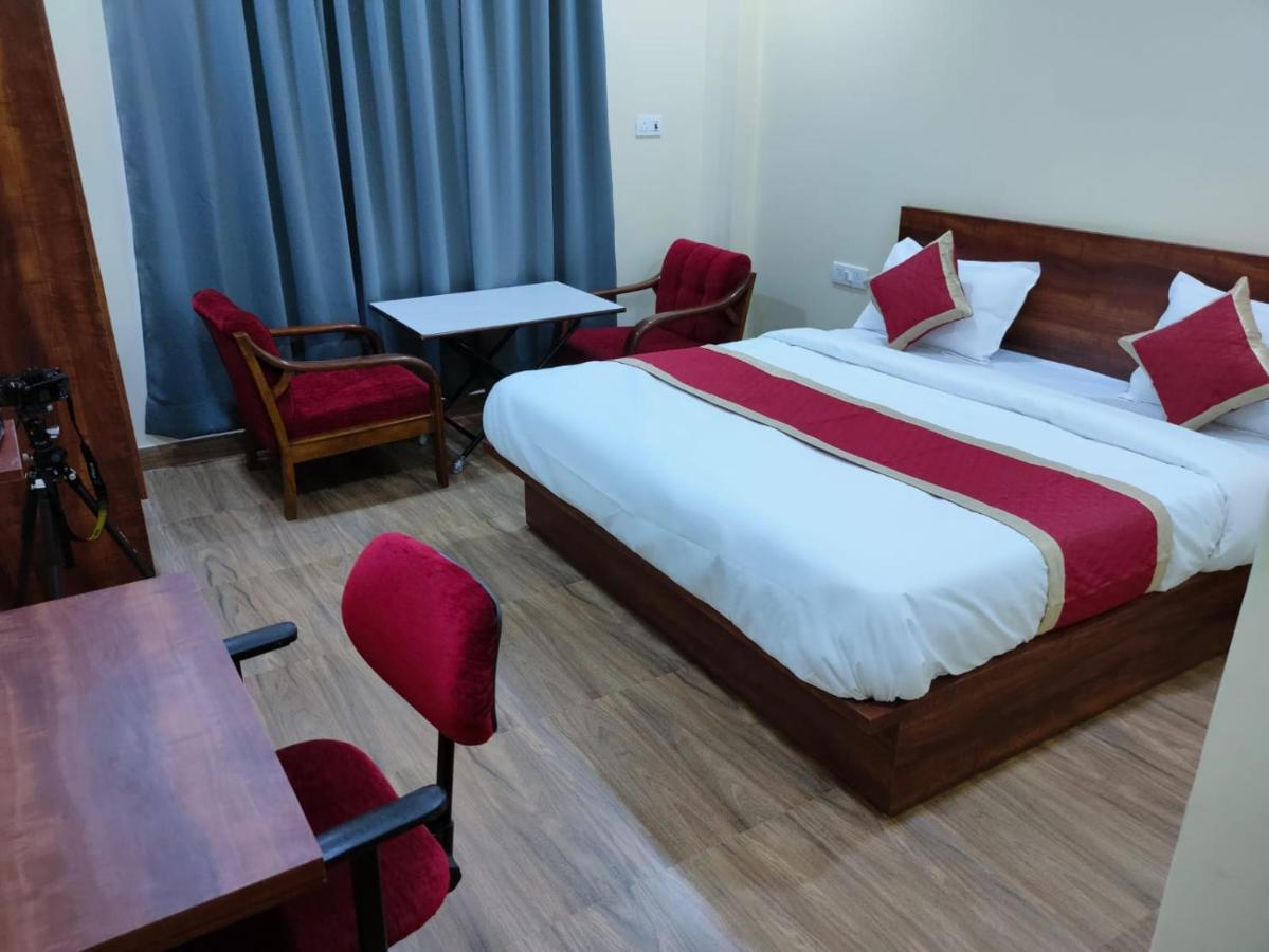 Hotel Manorama Inn Lucknow Buitenkant foto